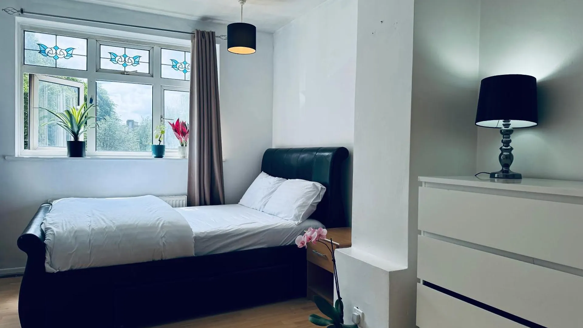 Renovu Exclusive Rooms Londra 0*,  Birleşik Krallık