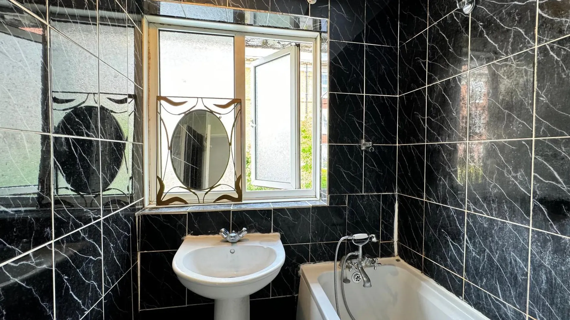 Renovu Exclusive Rooms Londra
